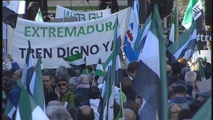 Miles de extremeños abarrotan el centro de Madrid para exigir un tren digno