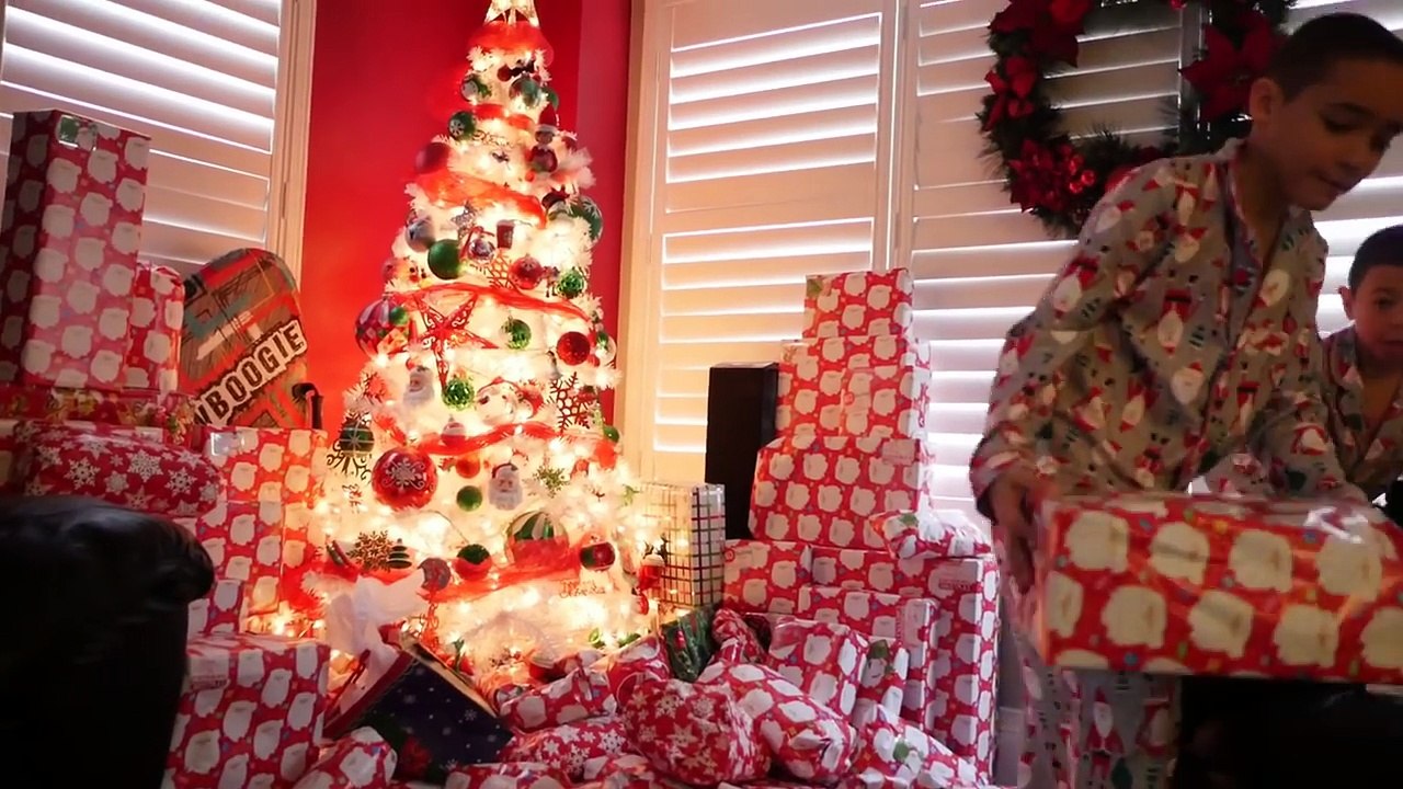 Christmas Morning kids opening presents 2016 EPIC (Santa was here)