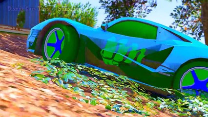 Spiderman saves Lightning McQueen and his colored friends in the car dump Video for Kids