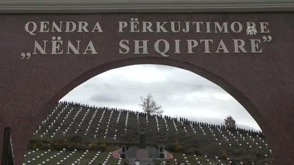 Makedonya'da Katledilen Arnavutların Ceset Kalıntıları Toprağa Verildi