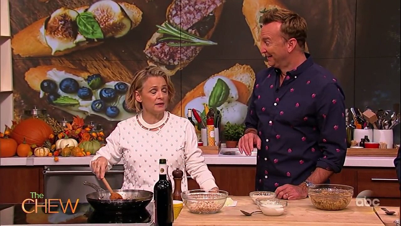 Amy Sedaris & Clinton Kelly Make Sausage-Stuffed Mushrooms on The Chew