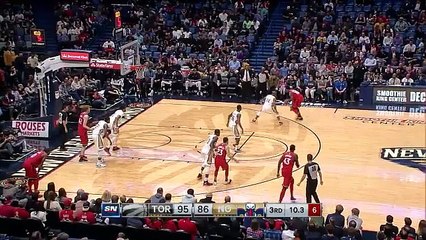 Raptors Highlights: VanVleet Closes the Third - November 15, 2017