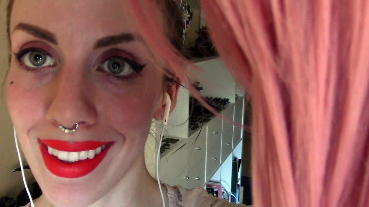 ASMR Crossdressing wig and lip gloss personal attention, hair