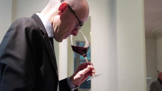 Quelle différence y a-t-il entre deux bouteilles du même vin, mais qui ont dix ans d'écart?