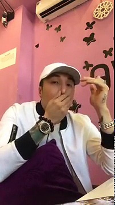 Lâm Chấn Khang Offline chơi game Ỷ Thiên Đồ Long Ký cùng Fan