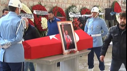 Naim Süleymanoğlu'nun Cenazesi Fatih Camii'ne Getirildi