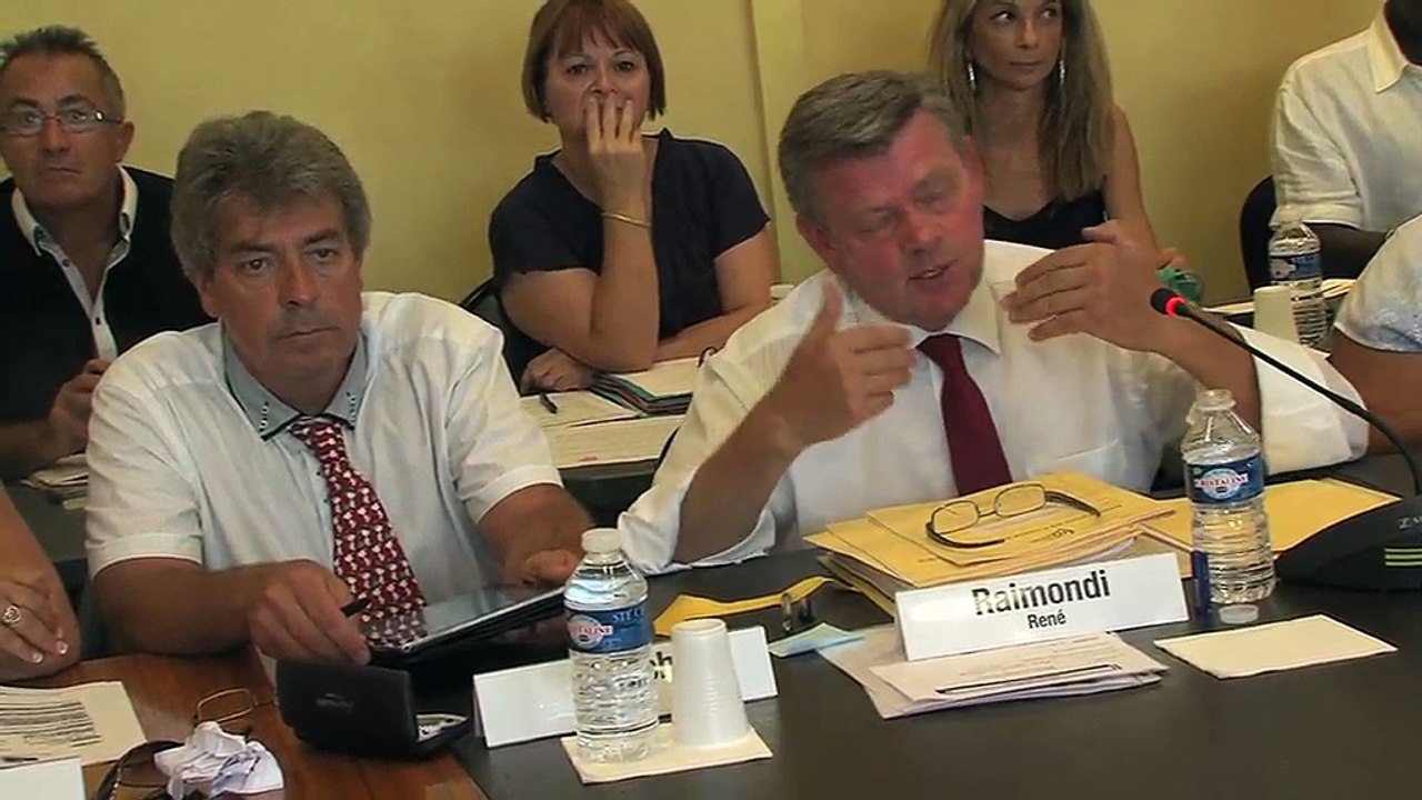 L'intervention du maire René Raimondi lors du Conseil Municipal.