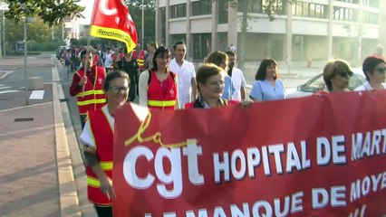 Les interviews des manifestants avant leur départ pour Marseille.