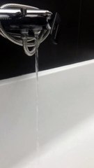 Bari: manca l'acqua nelle case anche al primo piano, il video di un cittadino "aiutateci"