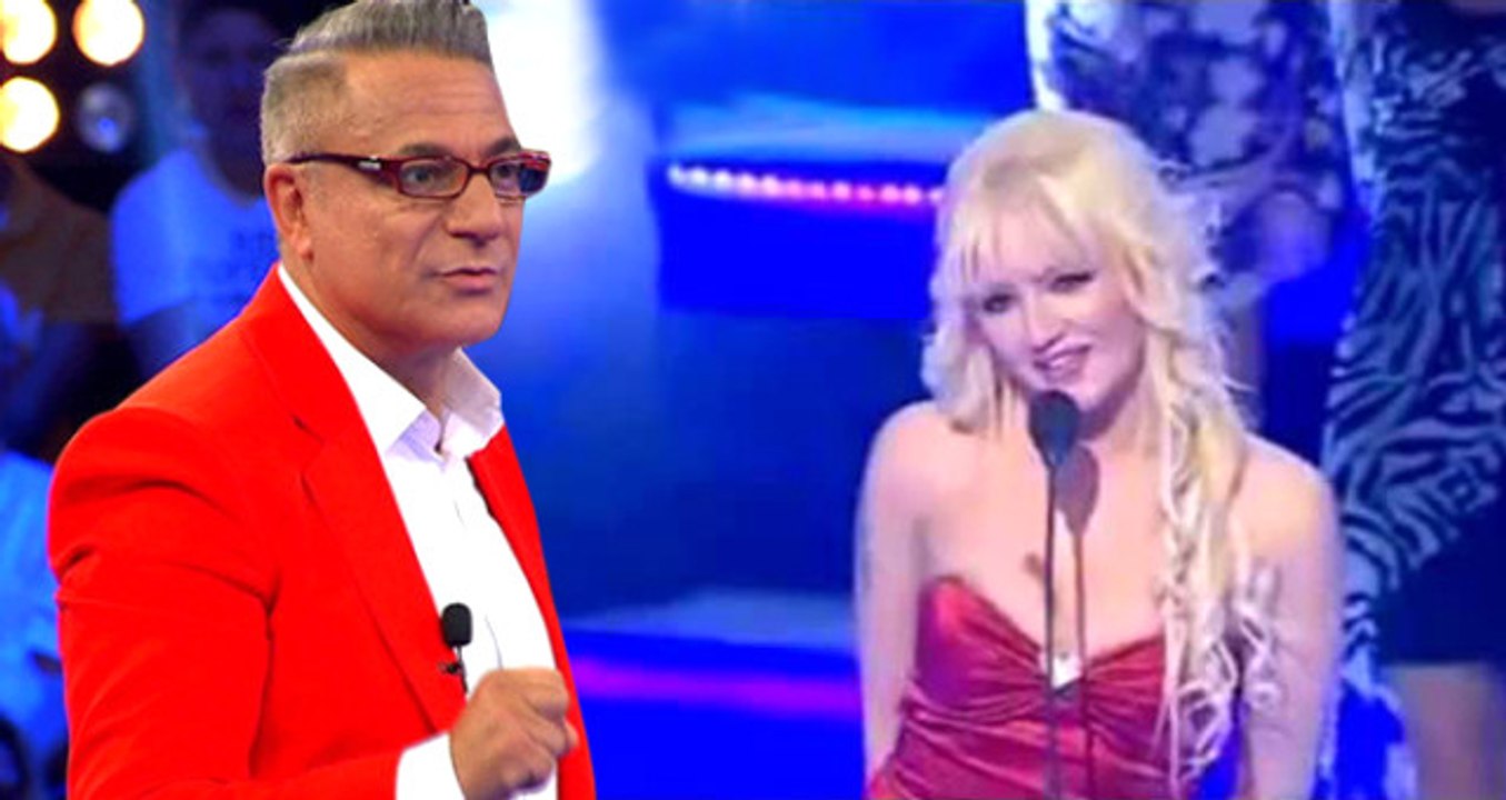 Mehmet Ali Erbil ve Hostes Kızın Türk Televizyo...