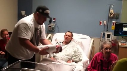 Bili su presretni kada je njihova beba došla na svijet, ali samo dan poslije je uslijedilo veliko iznenađenje!