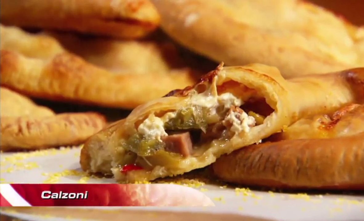 Calzone mit Salsicce und Parika