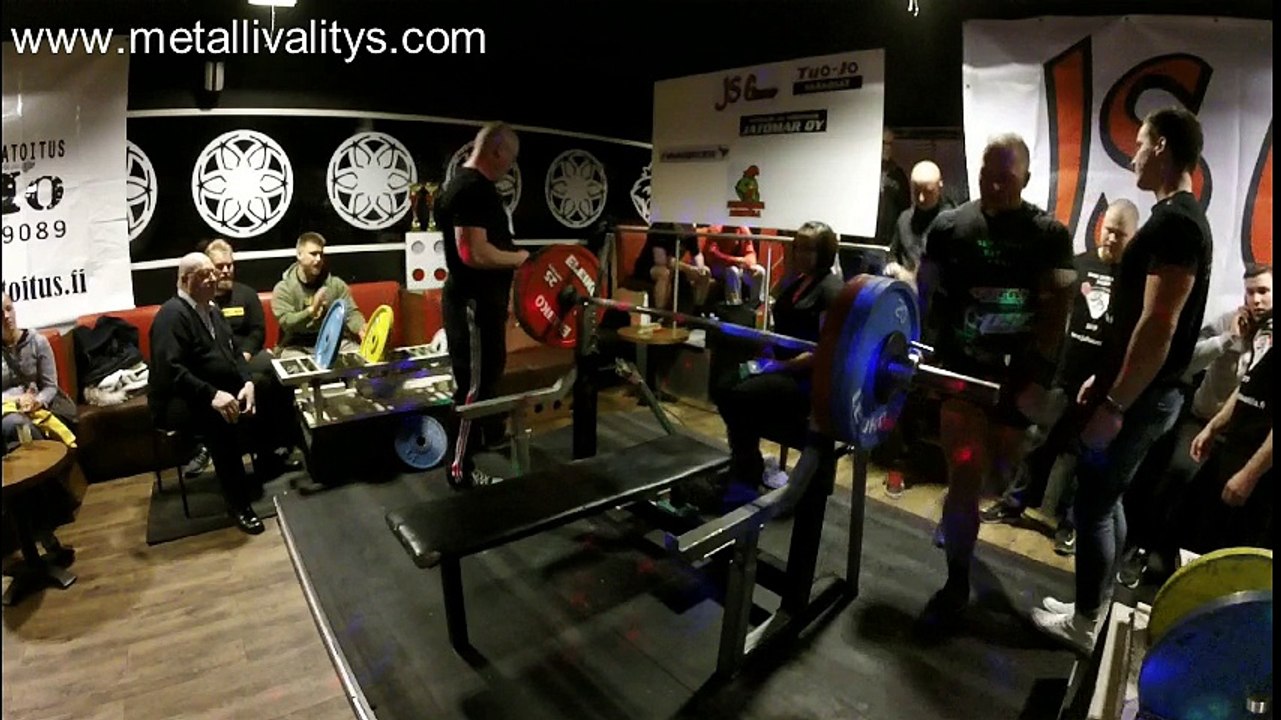 Timo Heinonen penkkipunnerrus 210 kg. FPO raw bench & deadlift night, Kukonkulma Laitila 11.11-2017