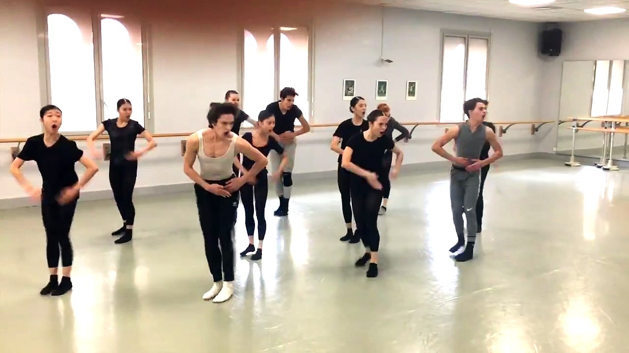 Güzel bir dans gösterisi