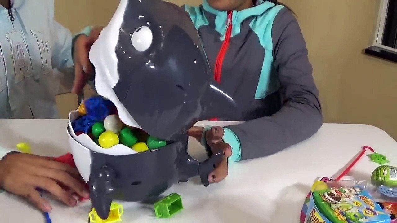 SHAKY SHARK GUMBALLS Animal Planet Family Fun Game SURPRISE EGGS PowerPuff Girls TOYS TO SEE