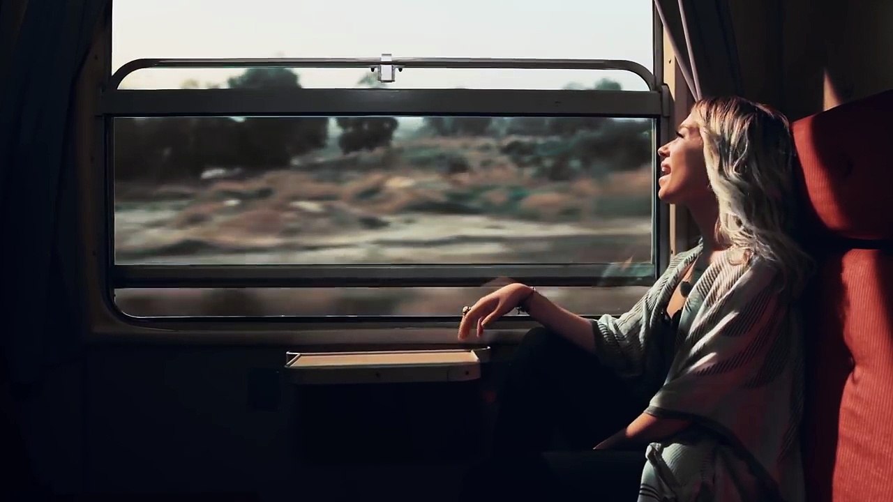 Harun Kolçak feat. Gülçin Ergül - Ağlat Beni