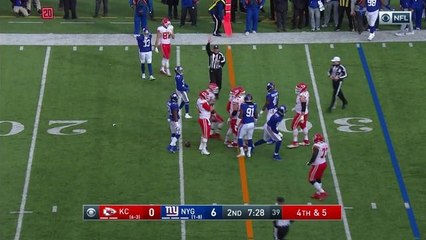 Alex Smith lays out for Chiefs' first fourth-down conversion of 2017