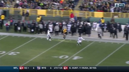Davante Adams high points catch and gains 25 yards