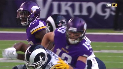 Latavius Murray sprints up the middle for 34-yard gain
