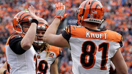 Andy Dalton lobs an easy 1-yard TD to Tyler Kroft