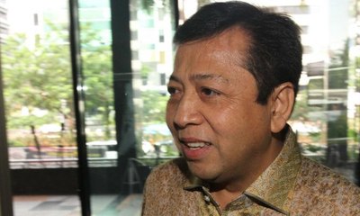 Tutupi Wajah dengan Kertas, Setnov Tinggalkan RSCM