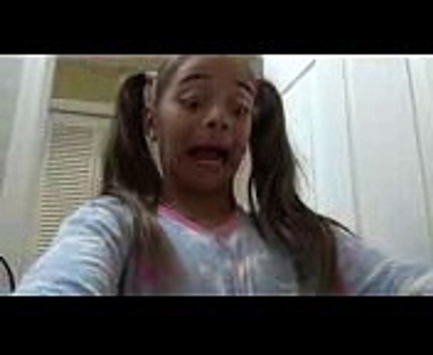 MESSY TOILET Sarah TOYS TO SEE FUNNY VIDEO