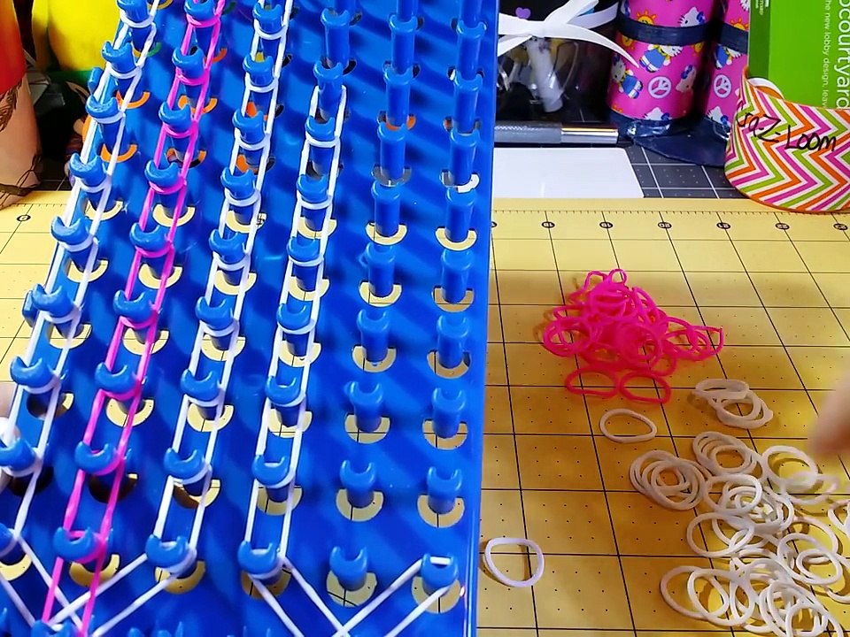 Bow & Chain bracelet on Super Cra-Z-Loom