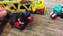 DinoTrux Toys Playtime with Batman Ty-Rux & Revvit Robin vs Joker D-structs - Lego Batman Movie Toys