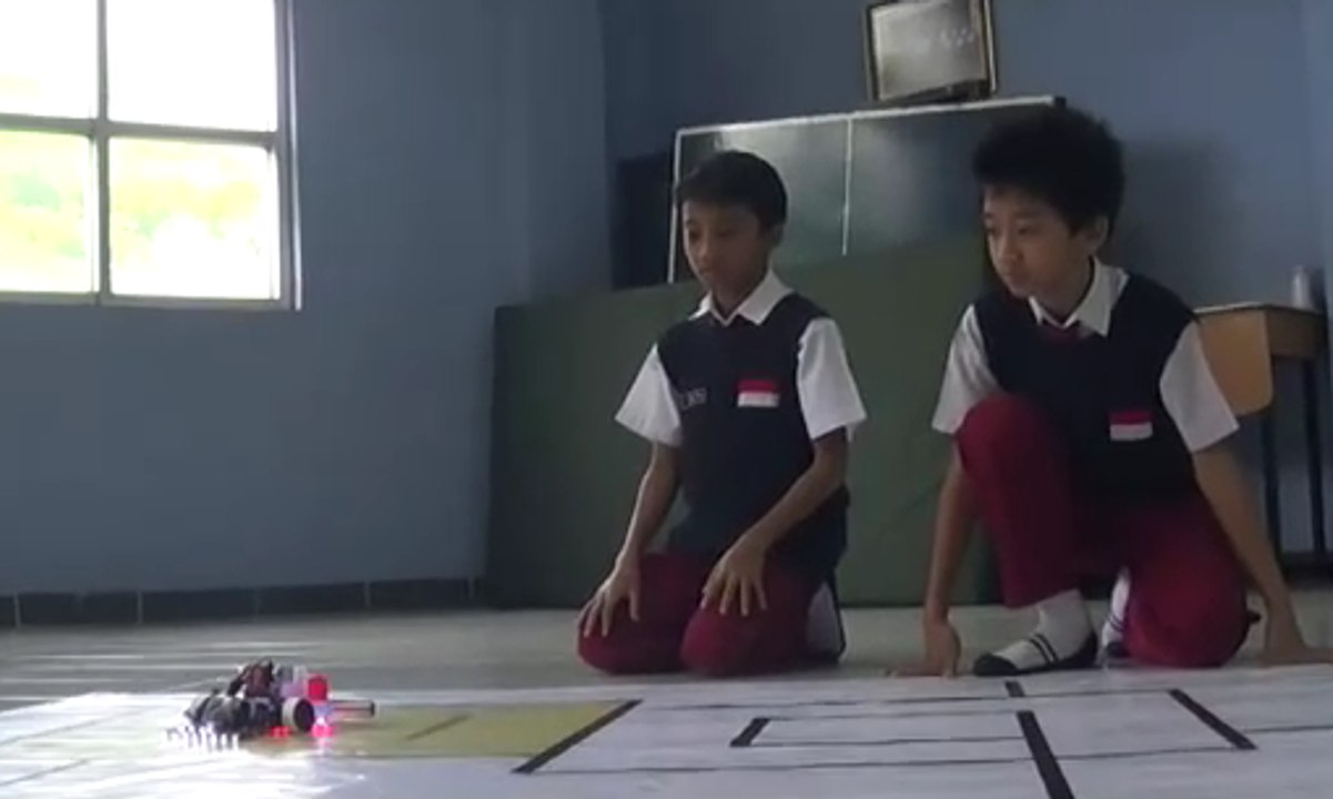 Siswa SD Juara Lomba Robot Internasional