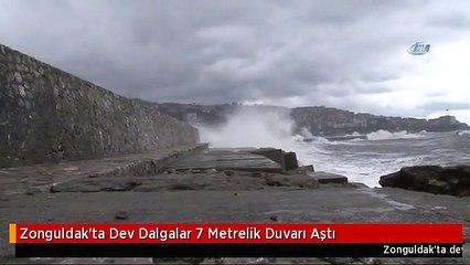 Zonguldak'ta Dev Dalgalar 7 Metrelik Duvarı Aştı