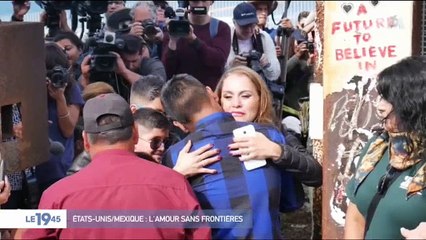 Un mariage a eu lieu en trois minutes à la frontière entre les Etats-Unis et le Mexique - Regardez