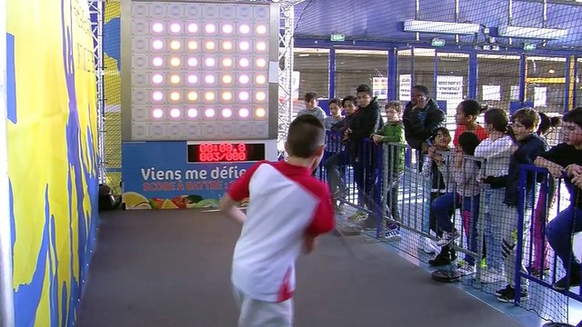 Les enfants ont pu s'essayer au mur digital tennis hier à l'Open 13 Provence