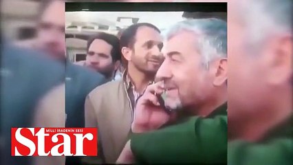 Arama yapmadan telefonla konuşan İran'lı general
