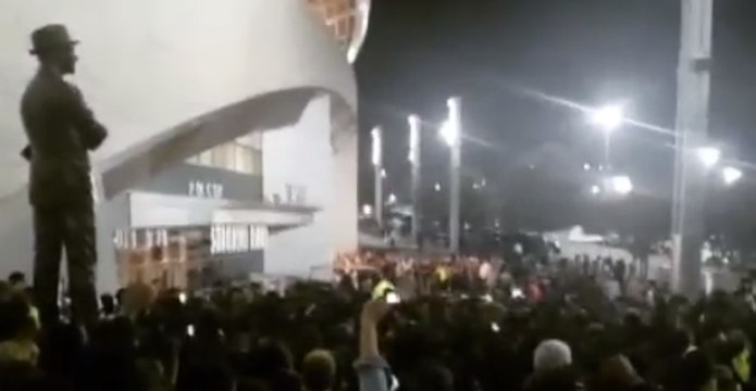 Demonstrators Show Support for 'Take a Knee' Movement at Cowboys' Stadium