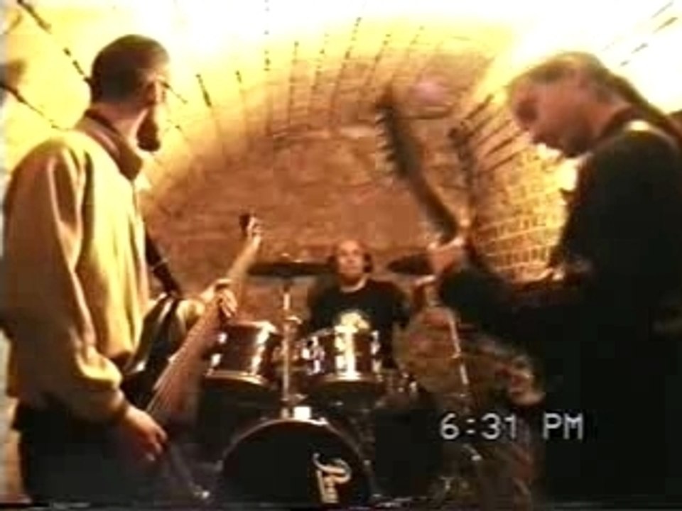 Cave à Blues Refuse resist