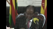 Presidente do Zimbábue decide não renunciar