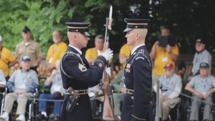 Inspection de fusil à l'armée US (avec bruitages)