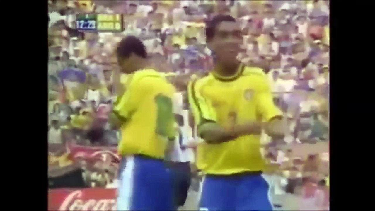 [축구]호나우지뉴와 호나우두가 아르헨티나 개터는 경기