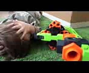 Funny Baby Малыш с НЕРФ против Джокера  NERF - Funny Kid vs Joker