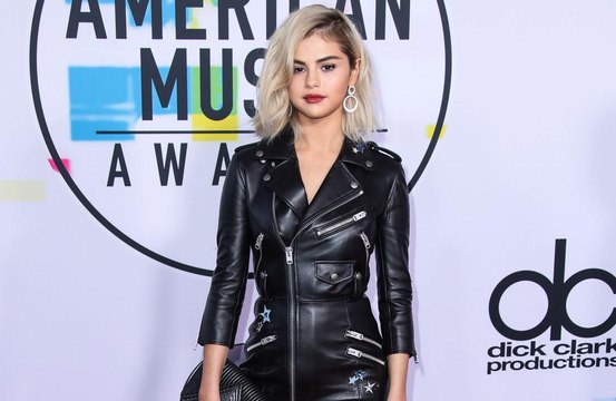 Selena Gomez returns to stage for first time since kidney transplant