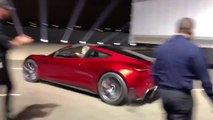 Démonstration de l'accélération incroyable de la Tesla Roadster