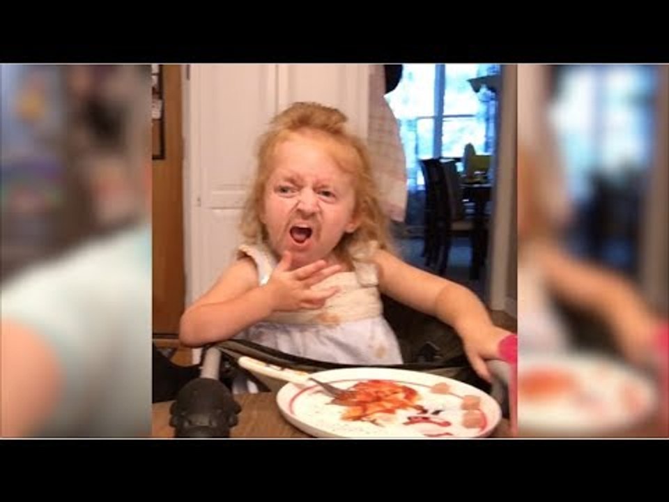 Dad Uses Hilarious Face Swap App During Dinner Time With the Kids