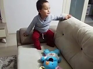 TELEFONDA KABE GÖREN ÇOCUĞA HAC ÇIKTI