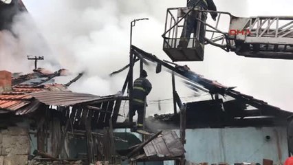 Karabük Evlerinin Yanmasını Gözyaşları İçinde İzlediler