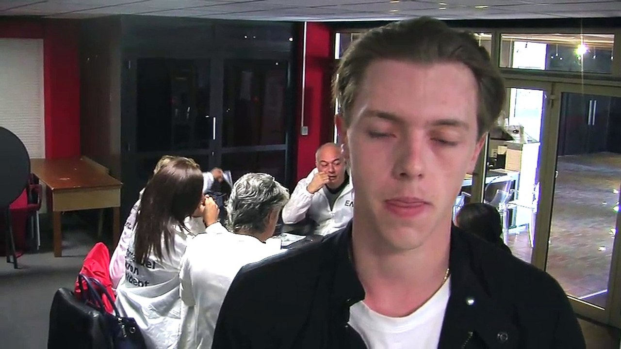 Les raisons de voter Macron expliquées par les militants du mouvement En Marche.