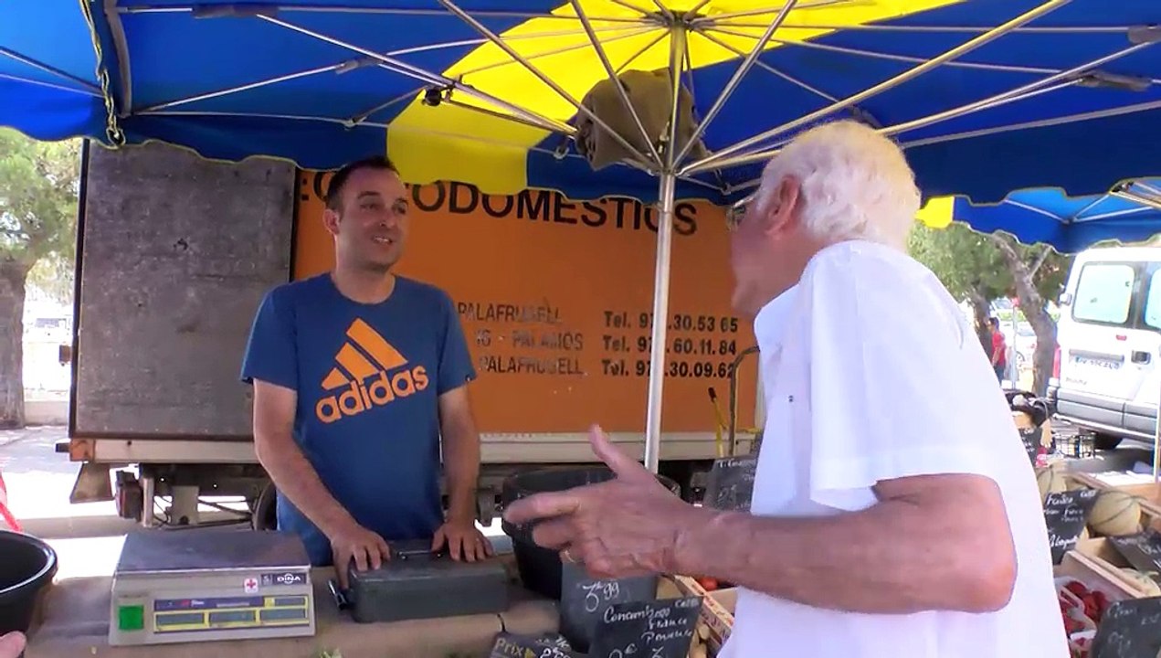 Pierre Dharréville et Gaby Charroux sur le marché de Martigues ce matin