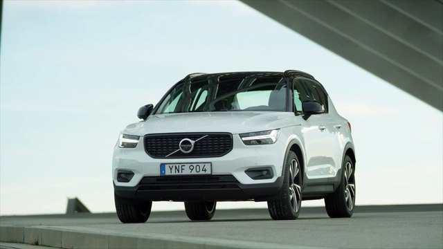 New Volvo XC40 T5 R-Design Crystal White Exterior Design