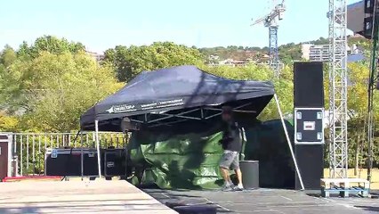 Les images de la scène et les explications de Jean-Claude Annaloro