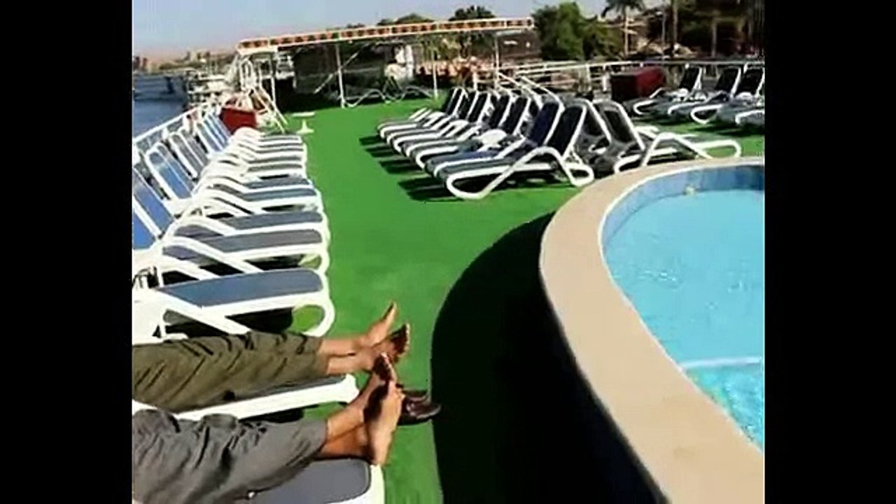 الحج الضوى ومصطفى سياح على باخره سياحيه