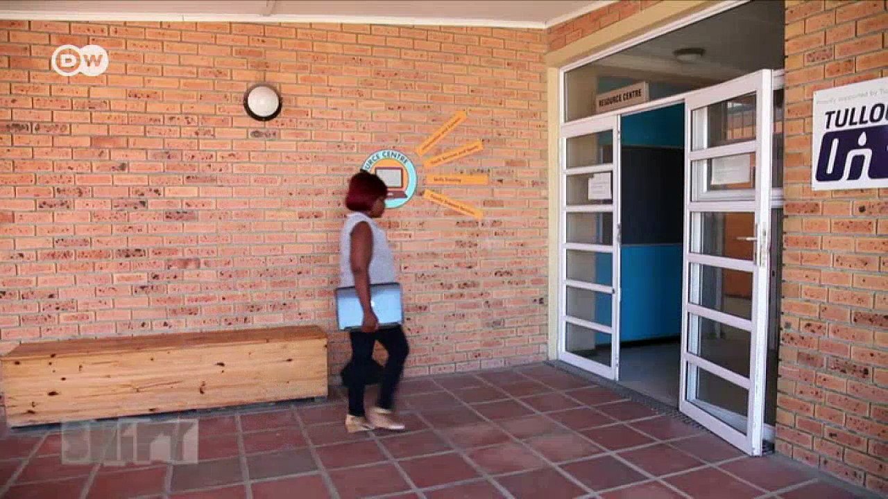 Programmieren für Mädchen in Südafrika | DW Deutsch
